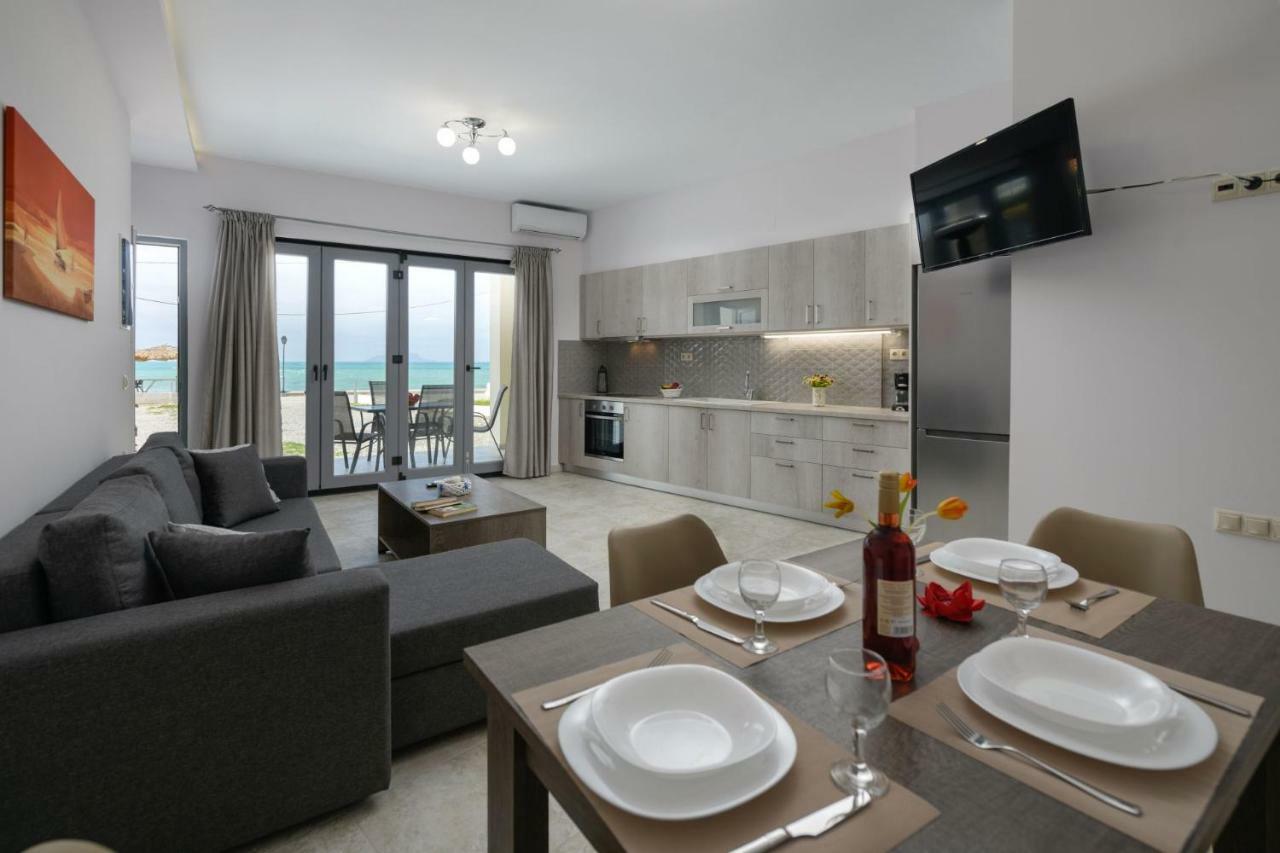 Coral Sea Apartment Kokkinos Pirgos Buitenkant foto
