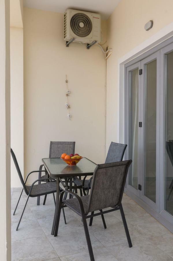 Coral Sea Apartment Kokkinos Pirgos Buitenkant foto