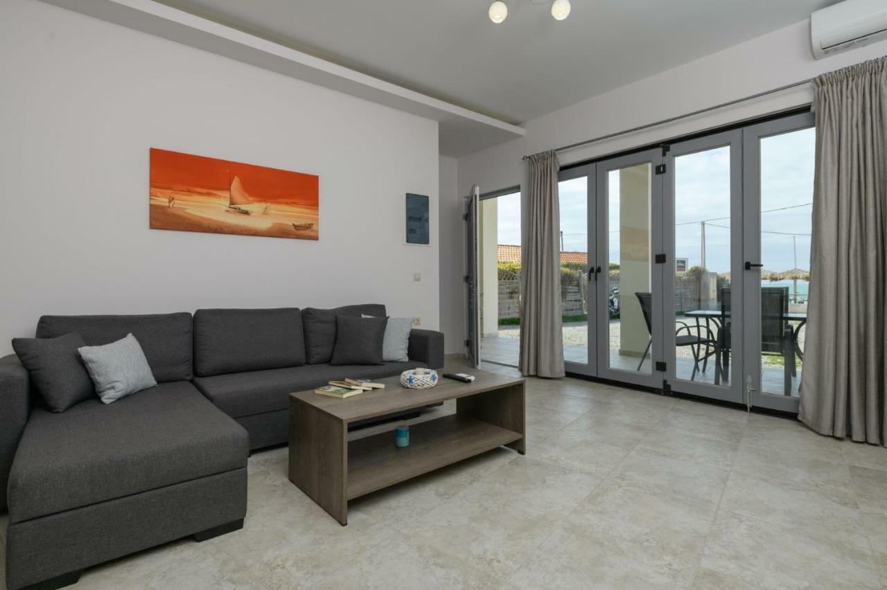 Coral Sea Apartment Kokkinos Pirgos Buitenkant foto