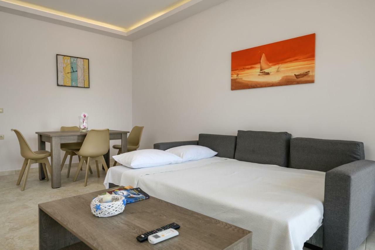 Coral Sea Apartment Kokkinos Pirgos Buitenkant foto