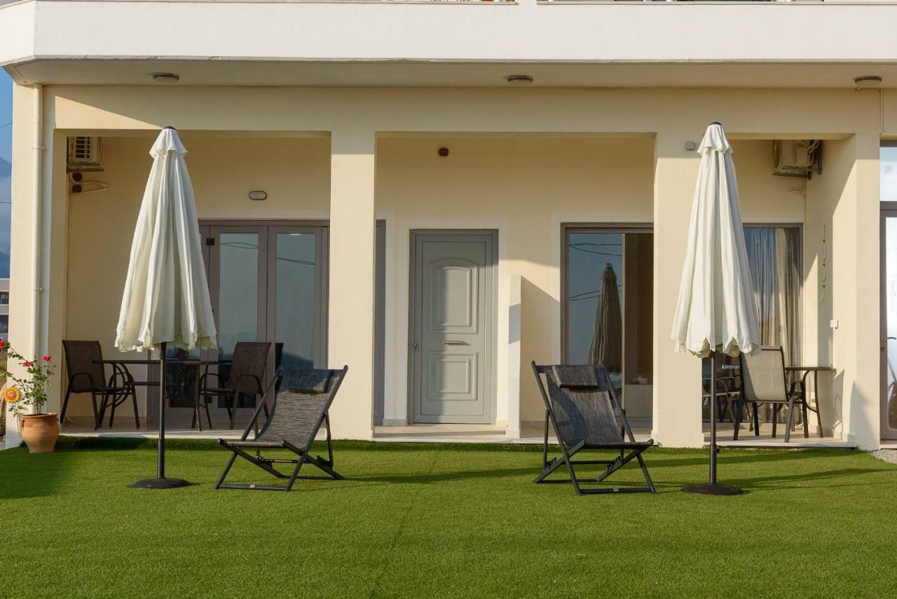 Coral Sea Apartment Kokkinos Pirgos Buitenkant foto